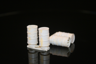 Nordwind 1/48 015 4 greman petroldrumms 2 closed 2 open